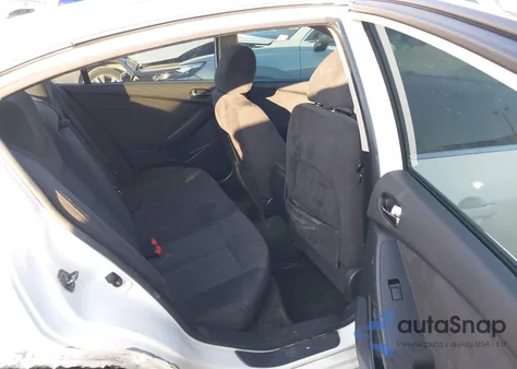 2010 Nissan Altima 2.5 S z USA, uszkodzony, nr VIN 1N4AL2AP1AN453217